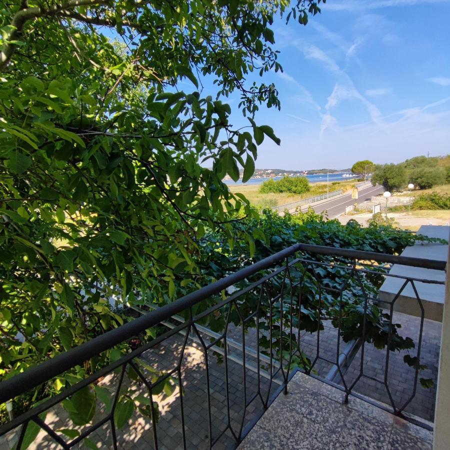 Apartmani Olivera 2 Supetarska Draga Extérieur photo